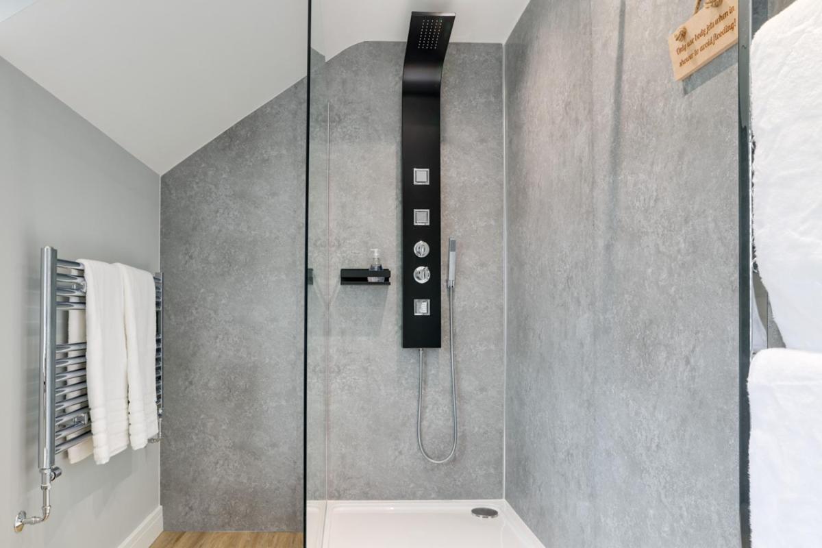 Beam End Snainton - Modern 2-Bedroom Stone Cottage المظهر الخارجي الصورة